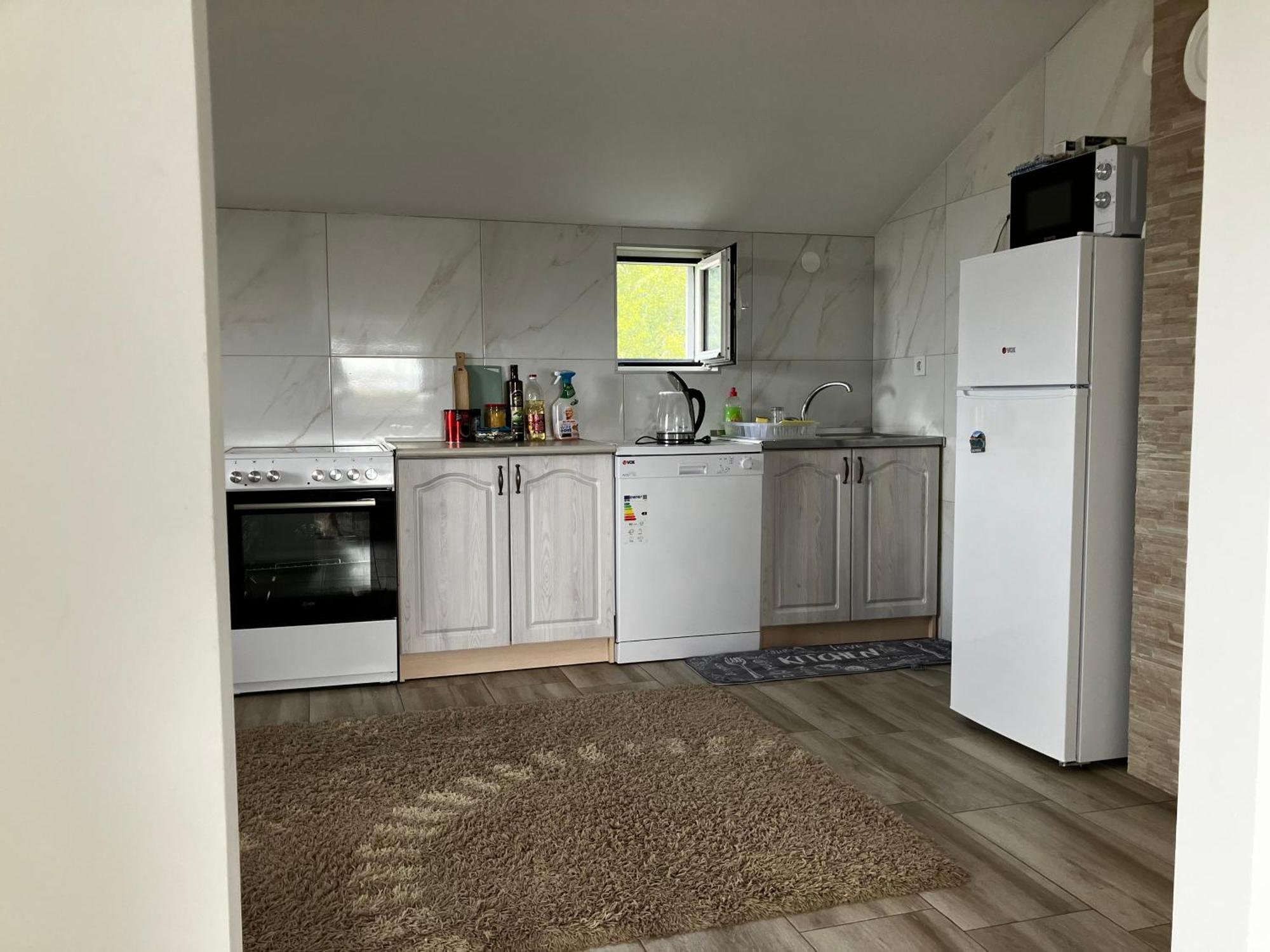 شقة Cozy, Fully Equipped, Free Parking&Wifi, Quiet, 2Bd بودغوريتْسا المظهر الخارجي الصورة