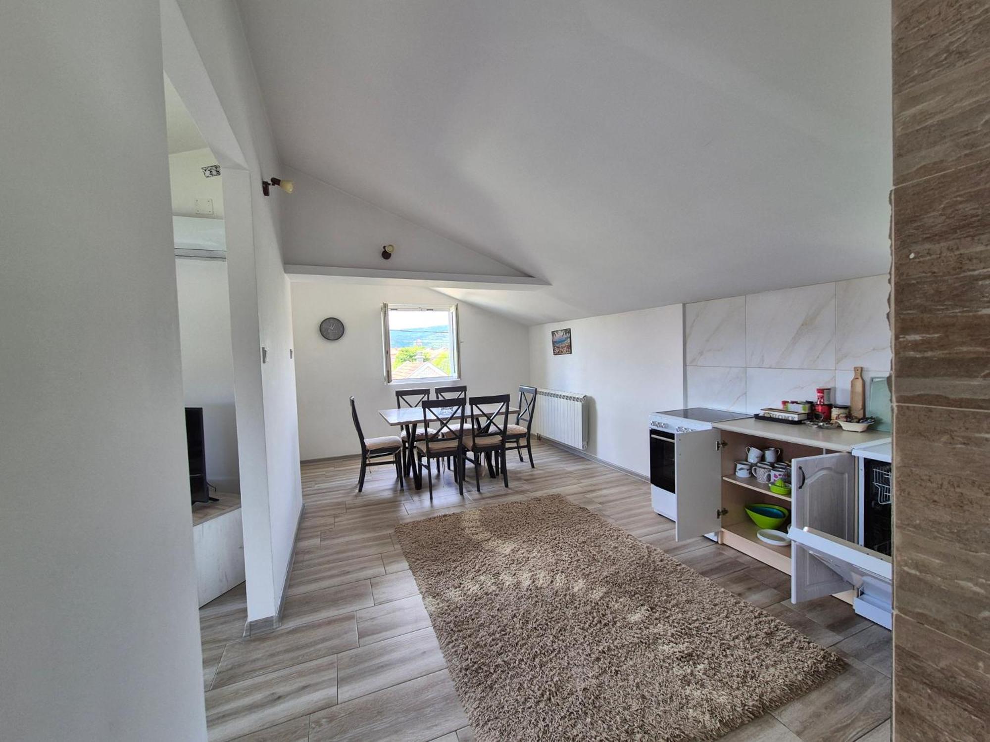 شقة Cozy, Fully Equipped, Free Parking&Wifi, Quiet, 2Bd بودغوريتْسا المظهر الخارجي الصورة
