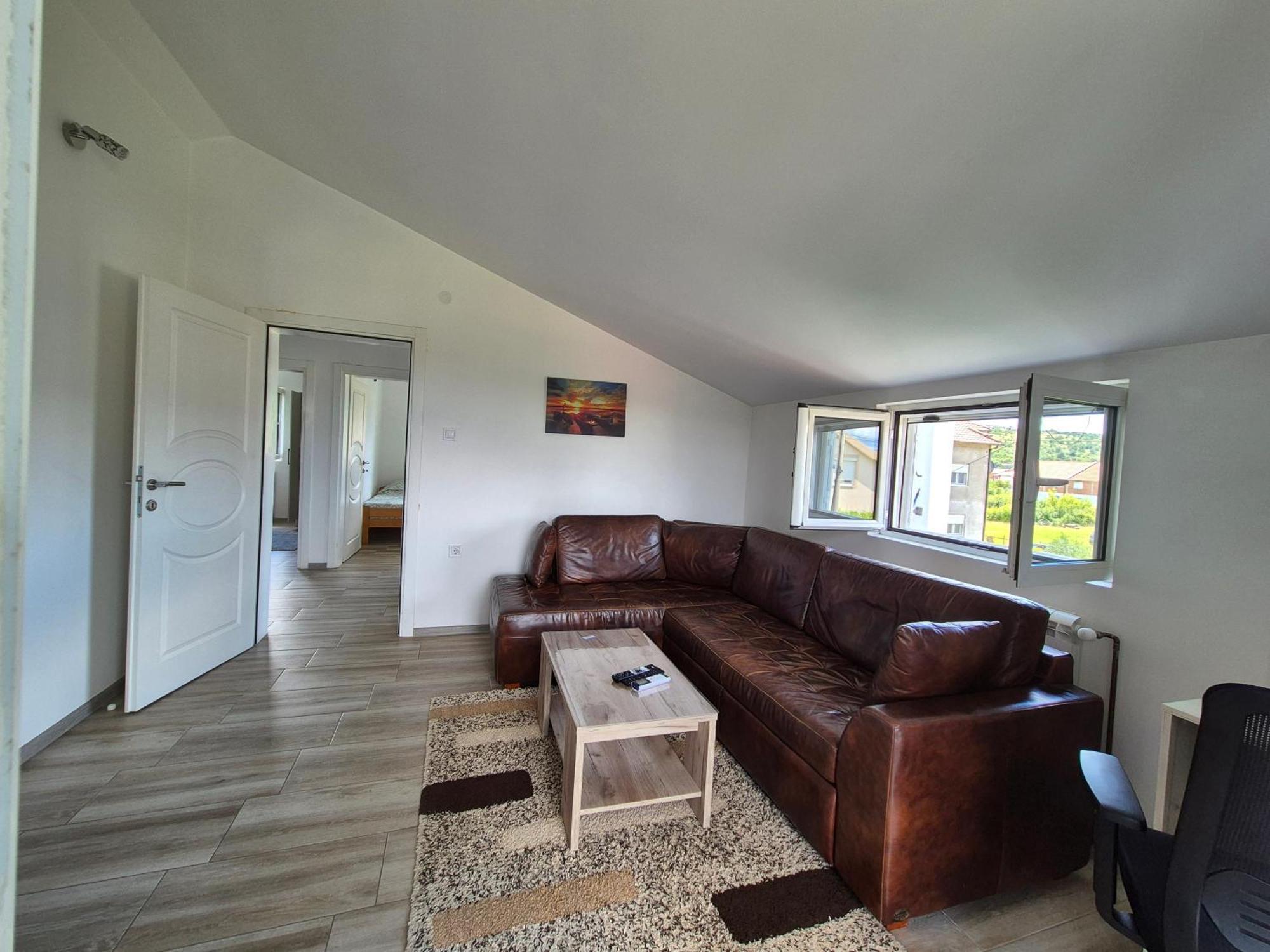 شقة Cozy, Fully Equipped, Free Parking&Wifi, Quiet, 2Bd بودغوريتْسا المظهر الخارجي الصورة